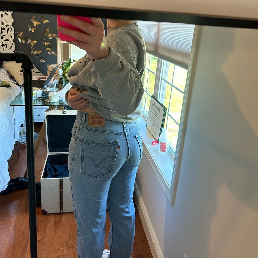 Levi’s Light Wash 550s